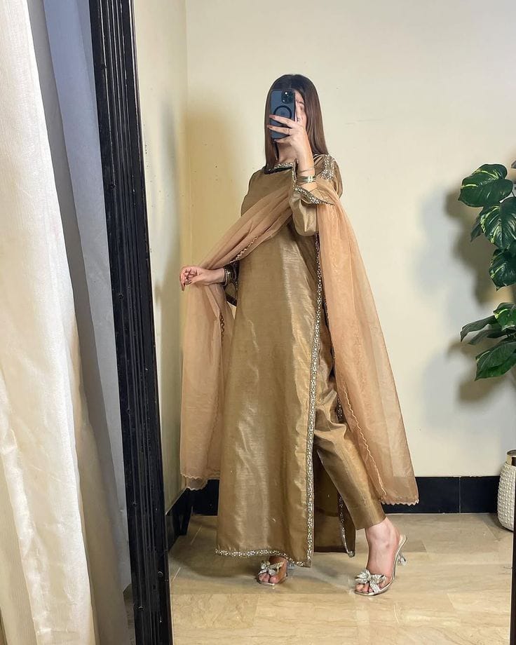 3pc Stitched |Gold wdora | Silk