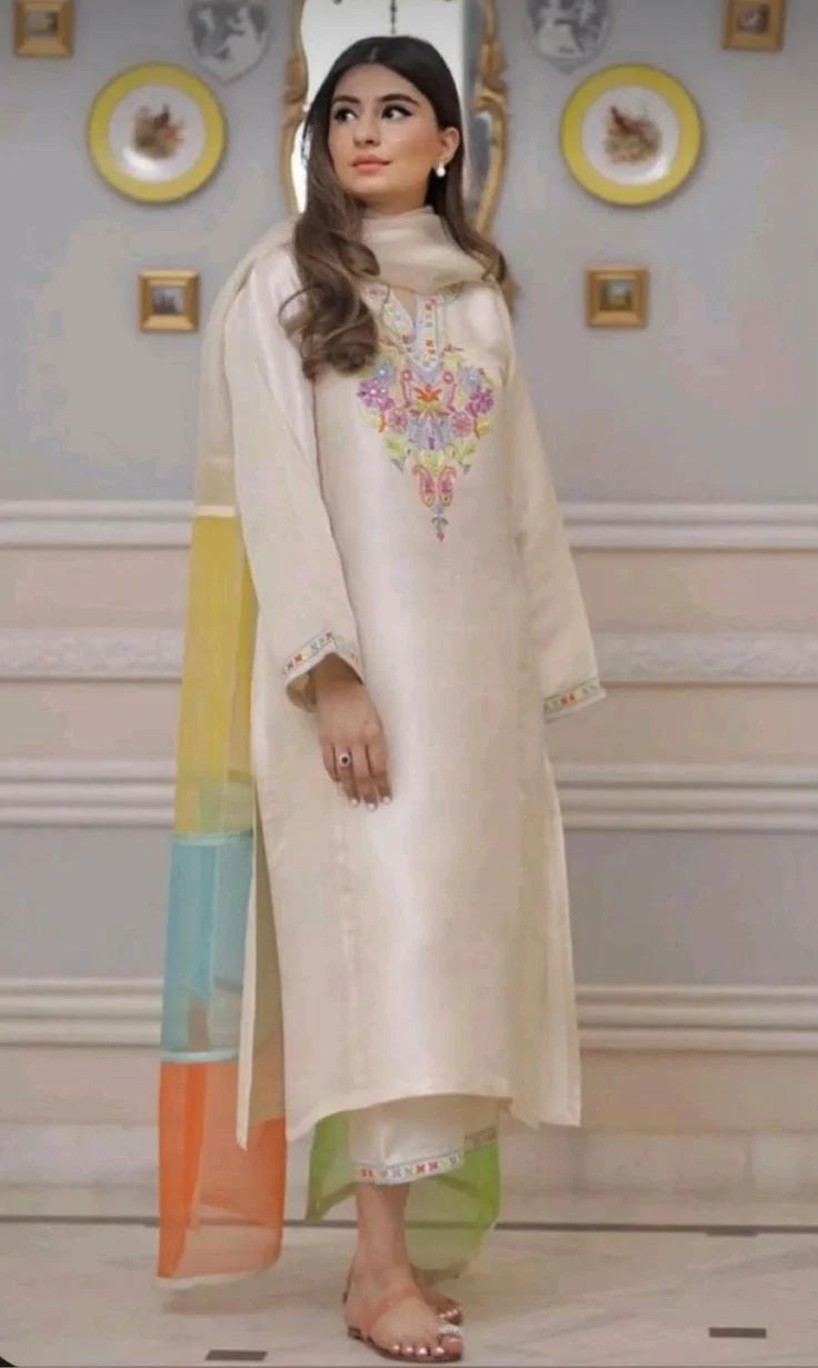 3pc stitched| creamy wdora | Silk