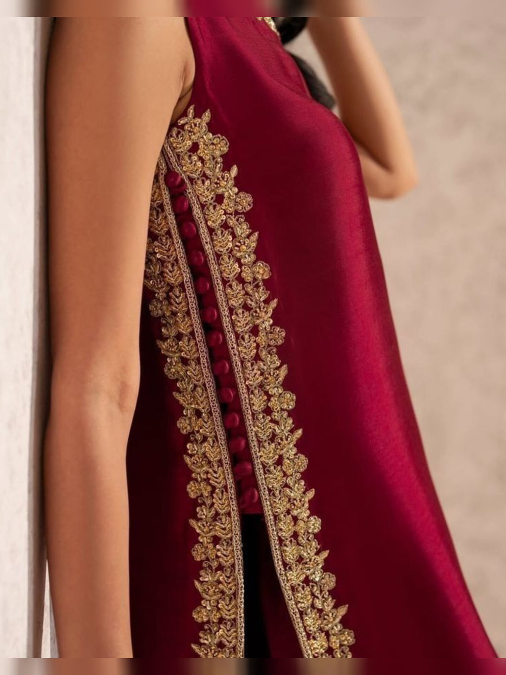 Maroon wedora