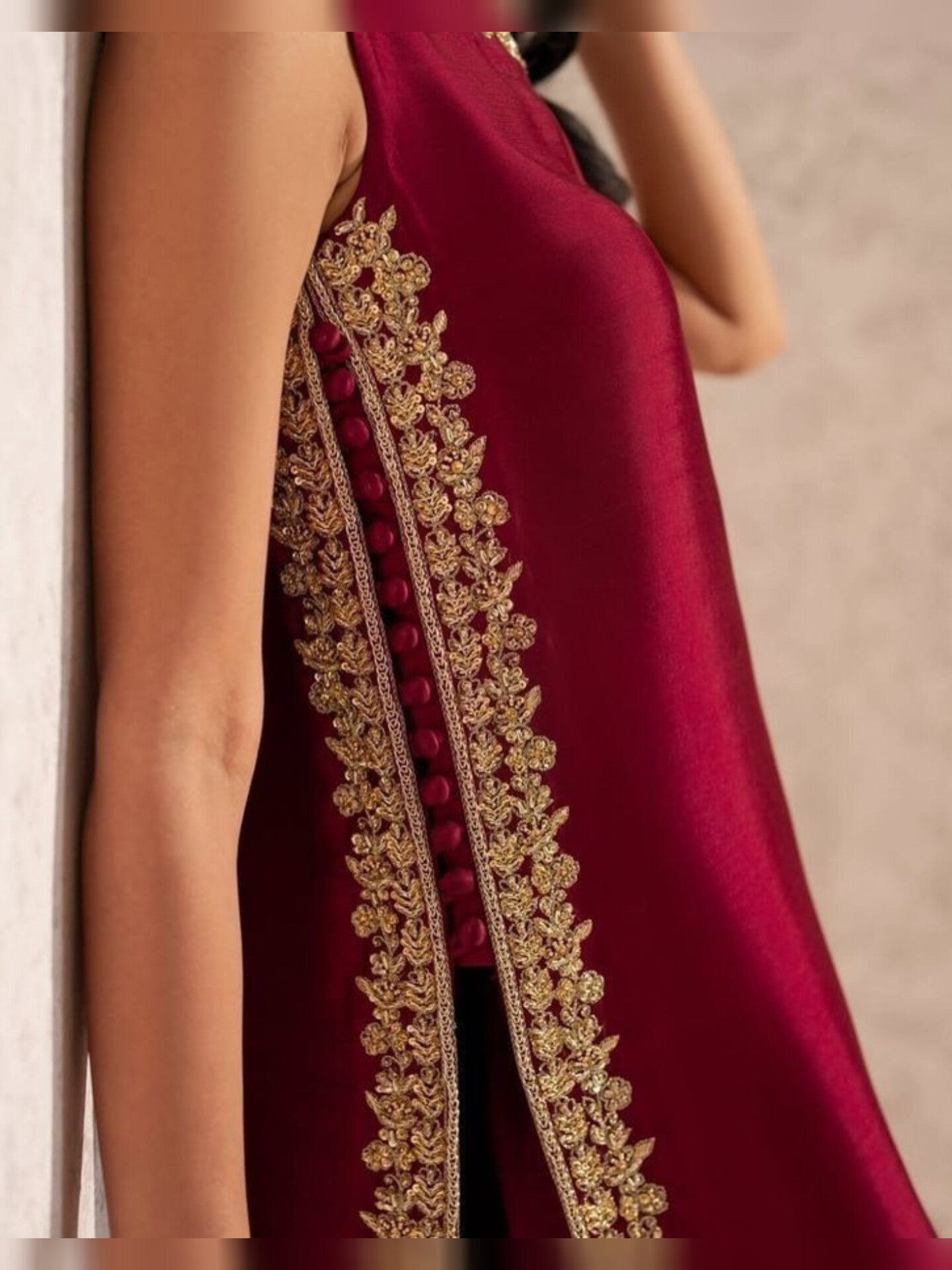 Maroon wedora