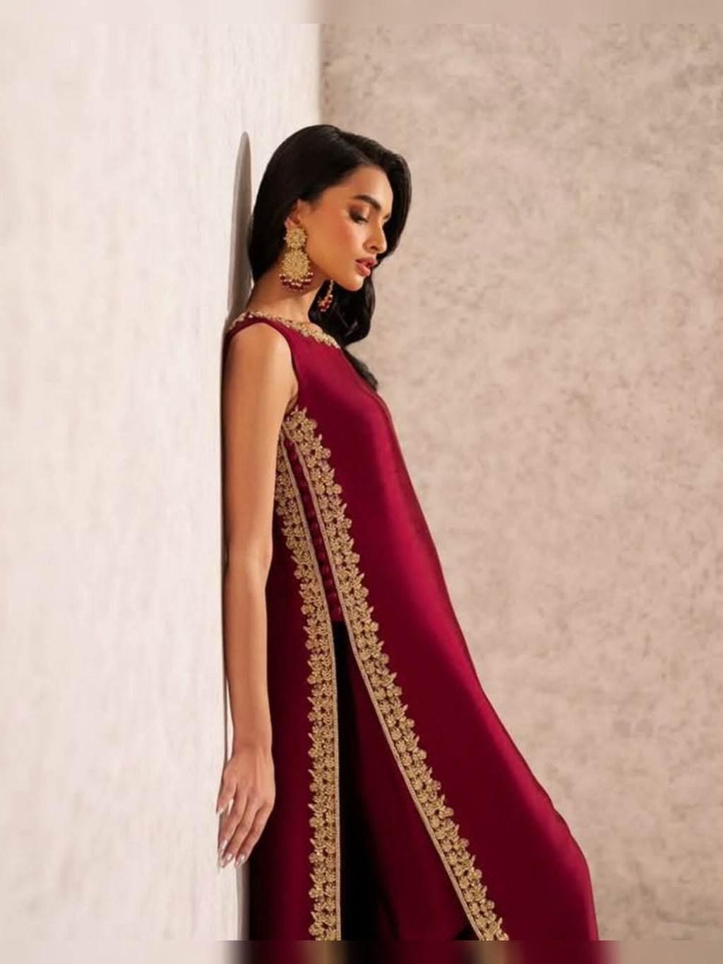 Maroon wedora