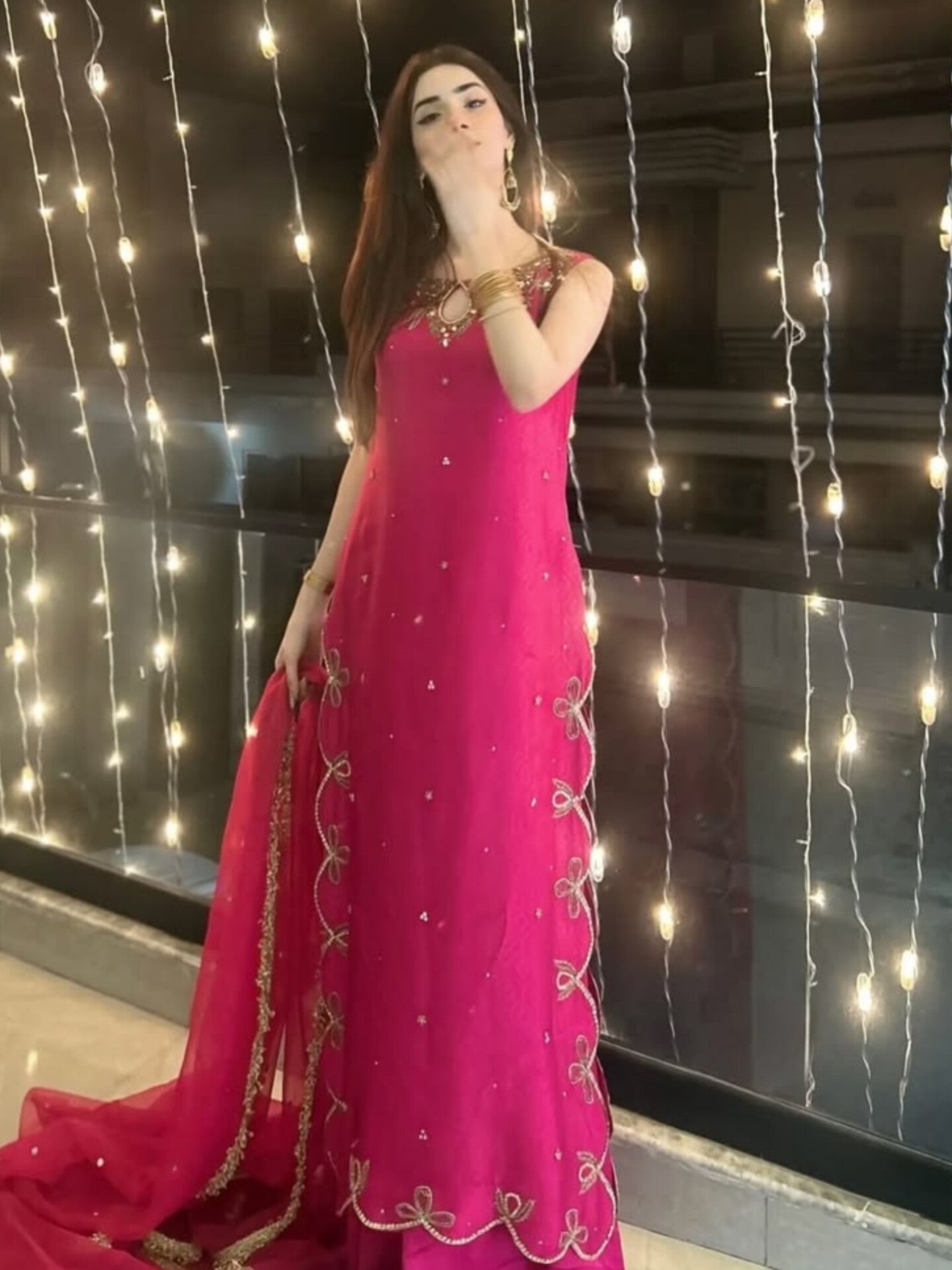 Pink wedora