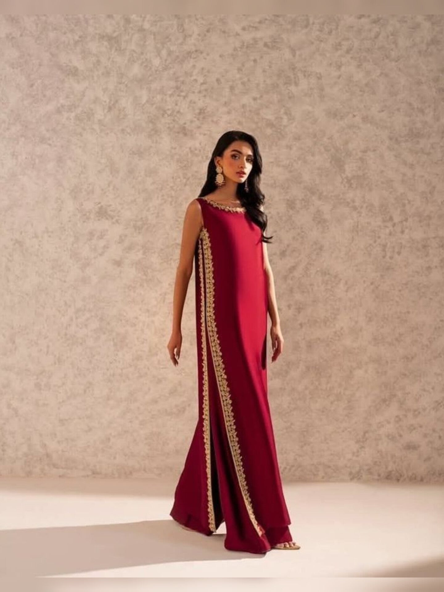 Maroon wedora